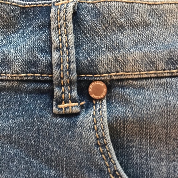 NWOT JORDACHE Premium Stretch Midi Shorts - Picture 7 of 12